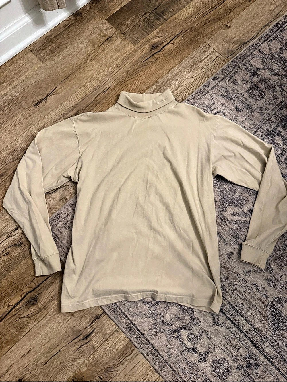 Carhartt Cream Mock Neck Long Sleeve Like New